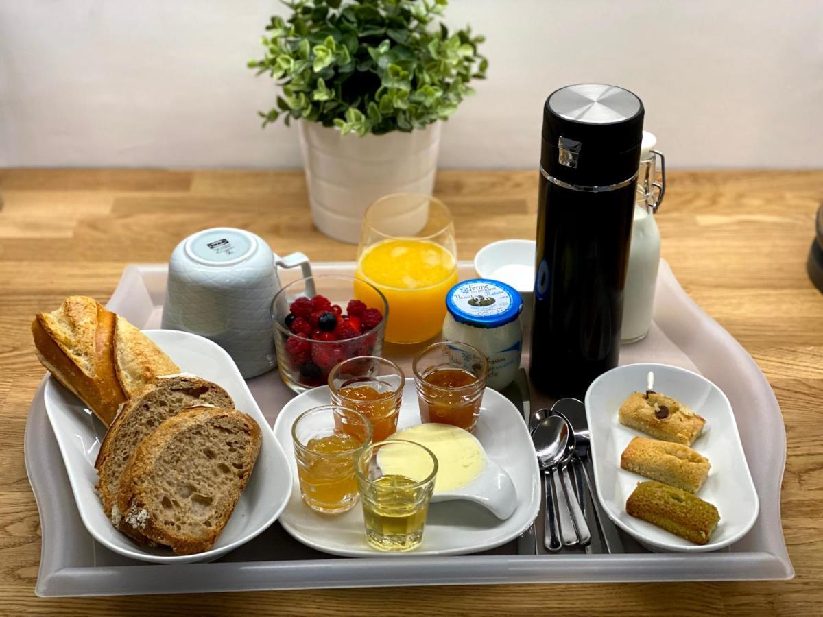 Au 10 Bed & Breakfast Luisant Eksteriør billede